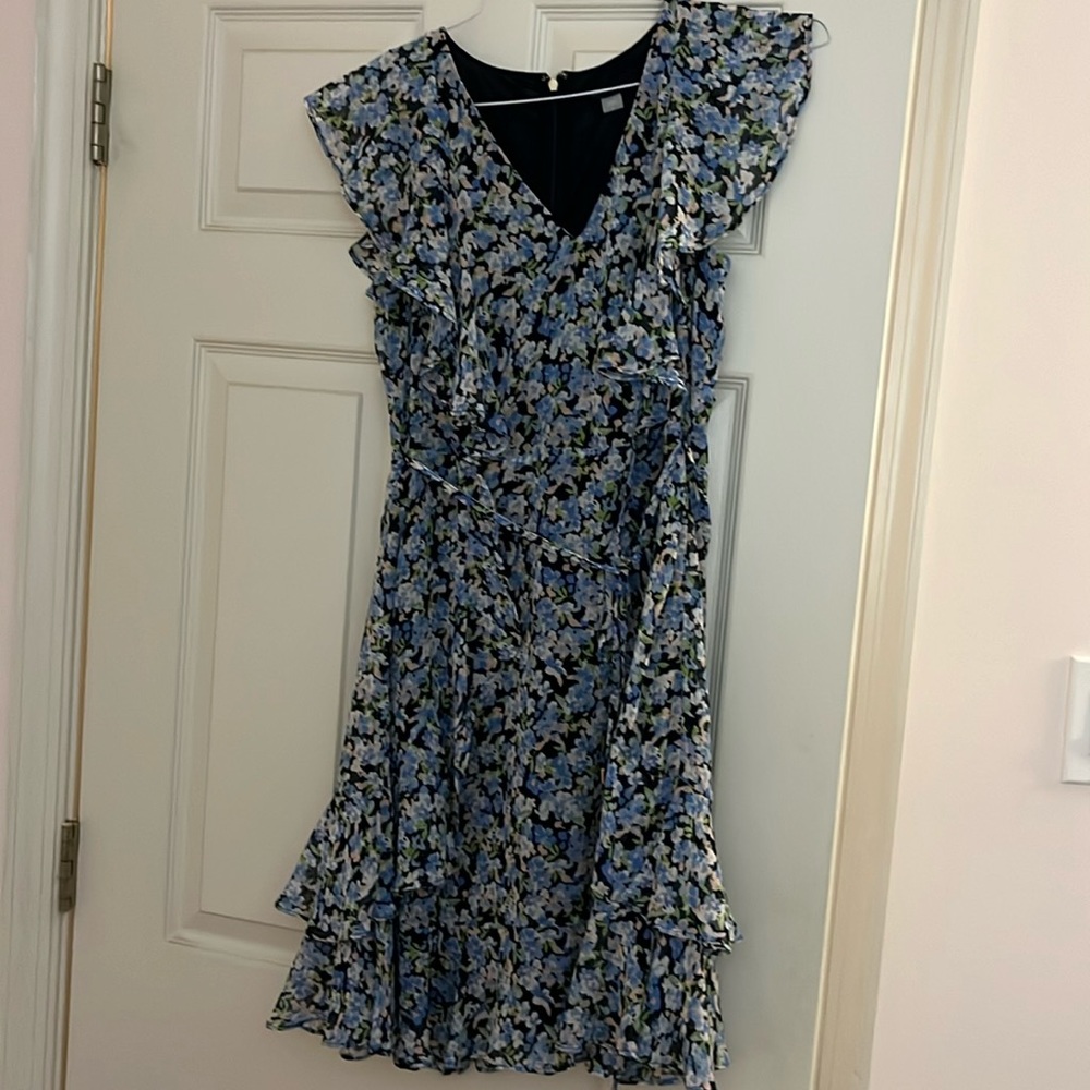 Tommy Hilfiger Short Springtime Floral Dress V-Neck Tied Dress